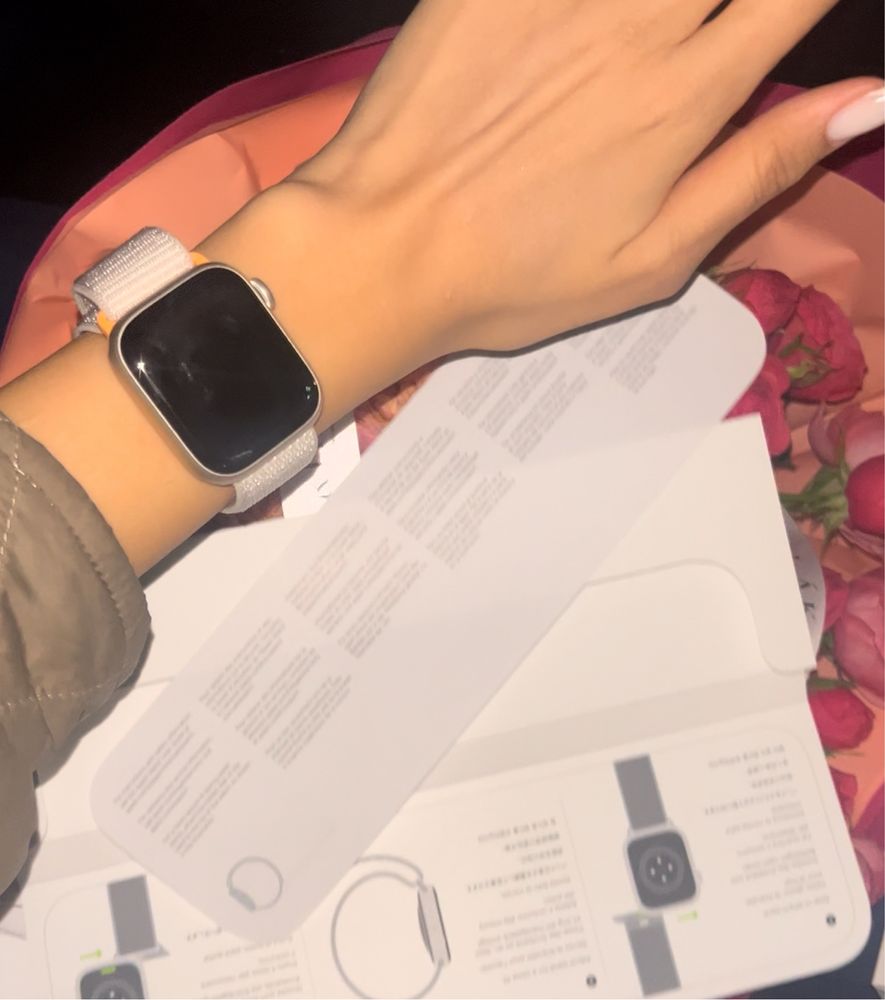 Продам Apple Watch Series 9 GPS 41mm Starlight