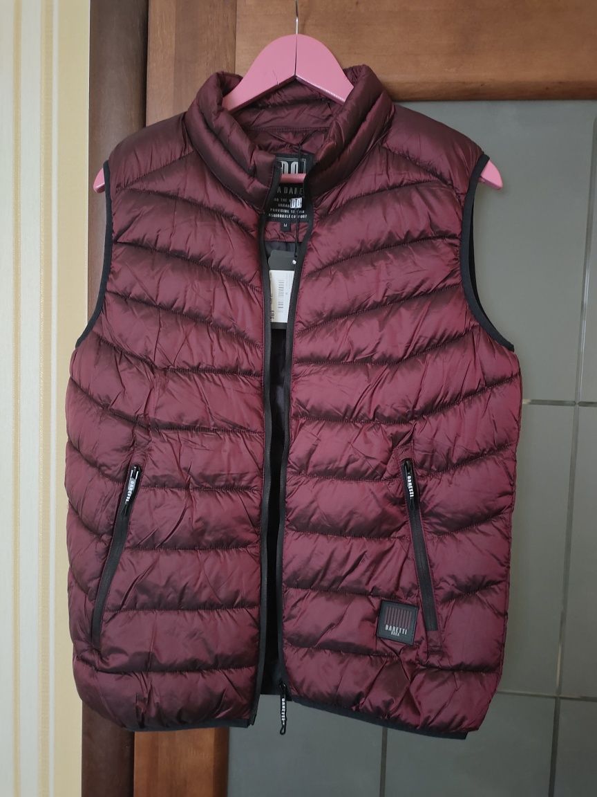 Продам безрукавку р. М