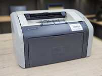 Офисный принтер HP LaserJet 1010 Ч/б A4 в отличном состоянии!