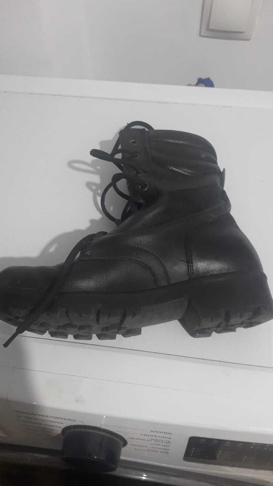 Продам берцы женские 1 зимние/1 летние.  36-37 размер
