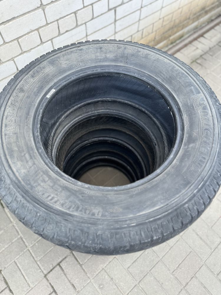 Продаются шины.