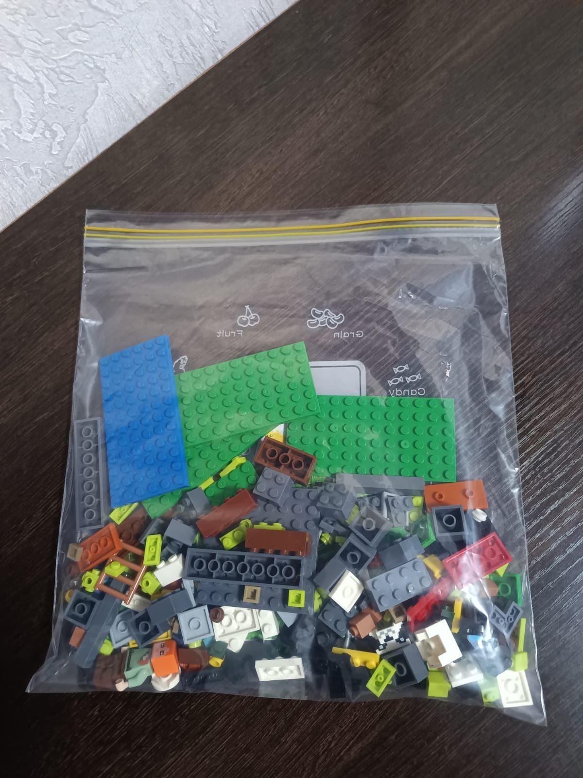 Продам конструктор Лего