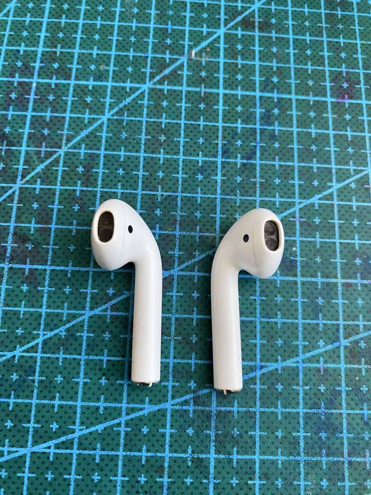 Наушники Apple AirPods 2 with Lightning белый
