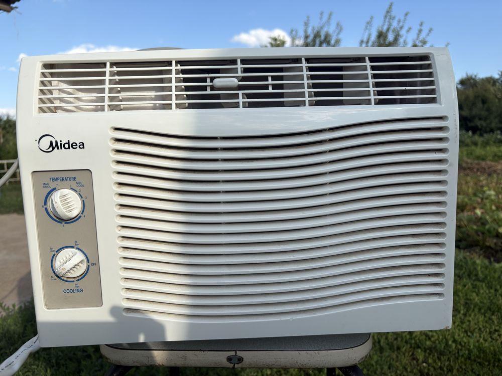 Продам б/у кондиционер оконный Midea 5