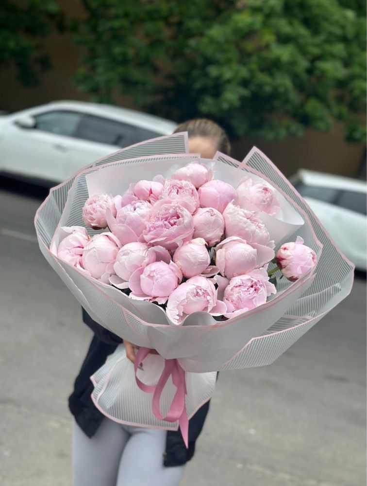Пионы Розы Кустовые розы, хризантемы