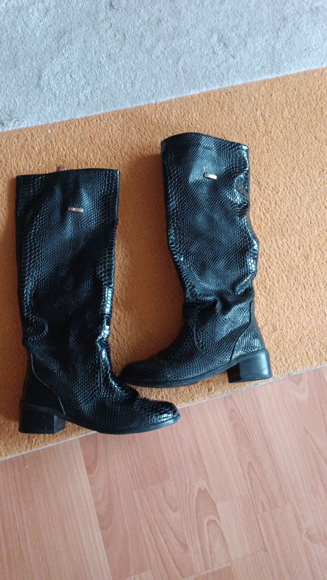 Продам сапоги осенние
