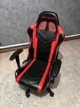 Продам игровое кресло Dxracer