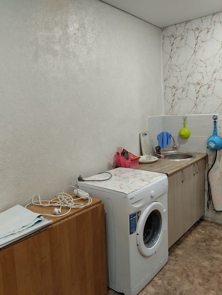 Продам комнату 18 кв Олжабай батыра 37  этаж 4 срочно торг