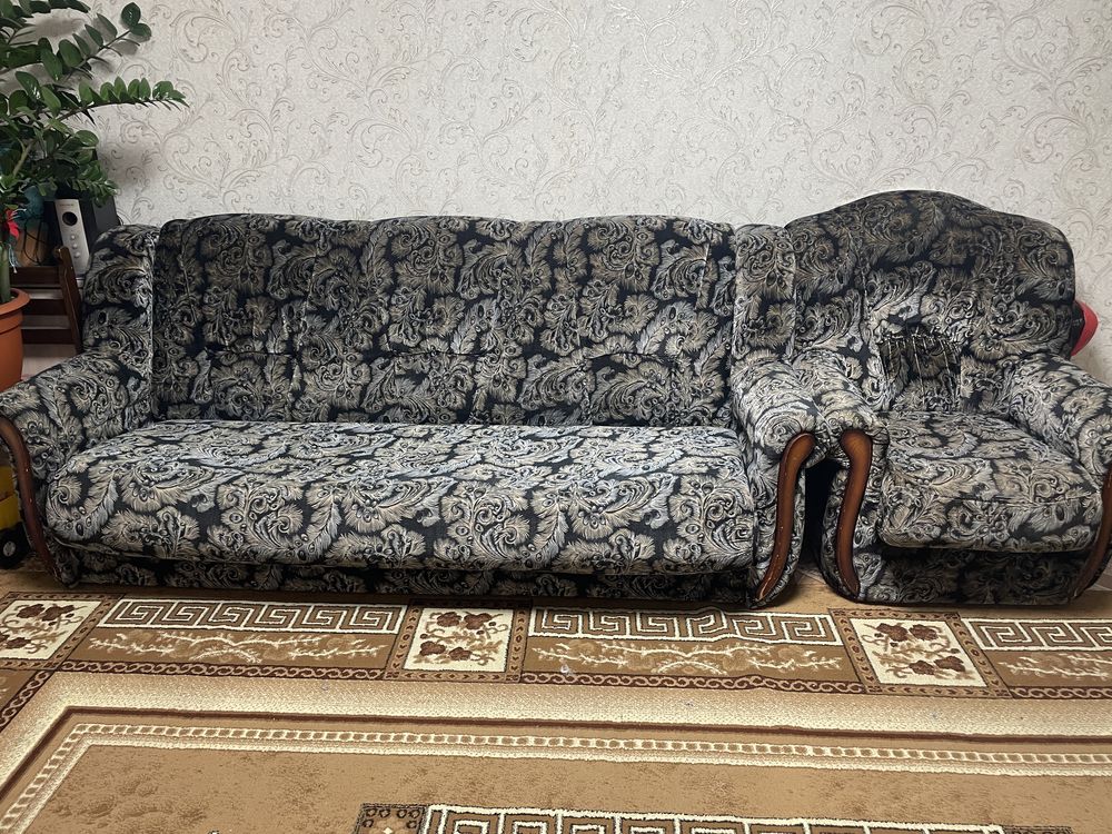 Продам диван + 2 кресла