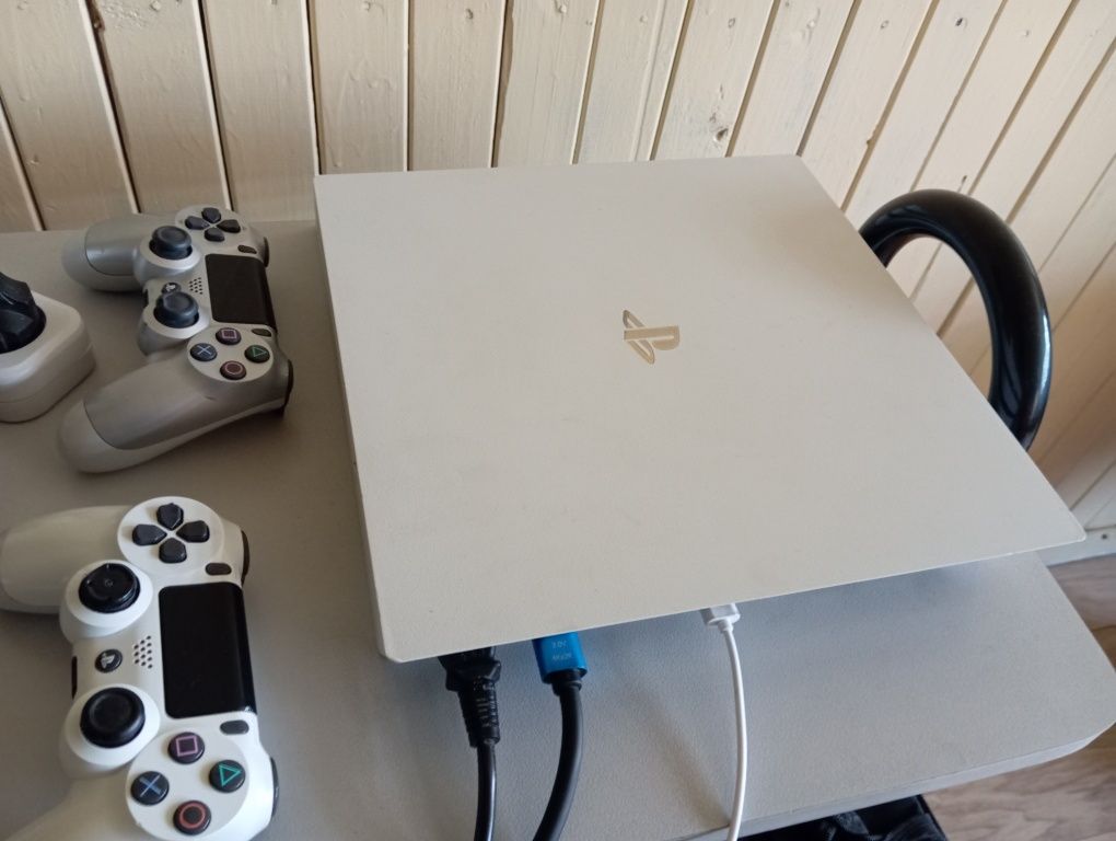 Sony PlayStation 4 pro  PlayStation 4 Ps4