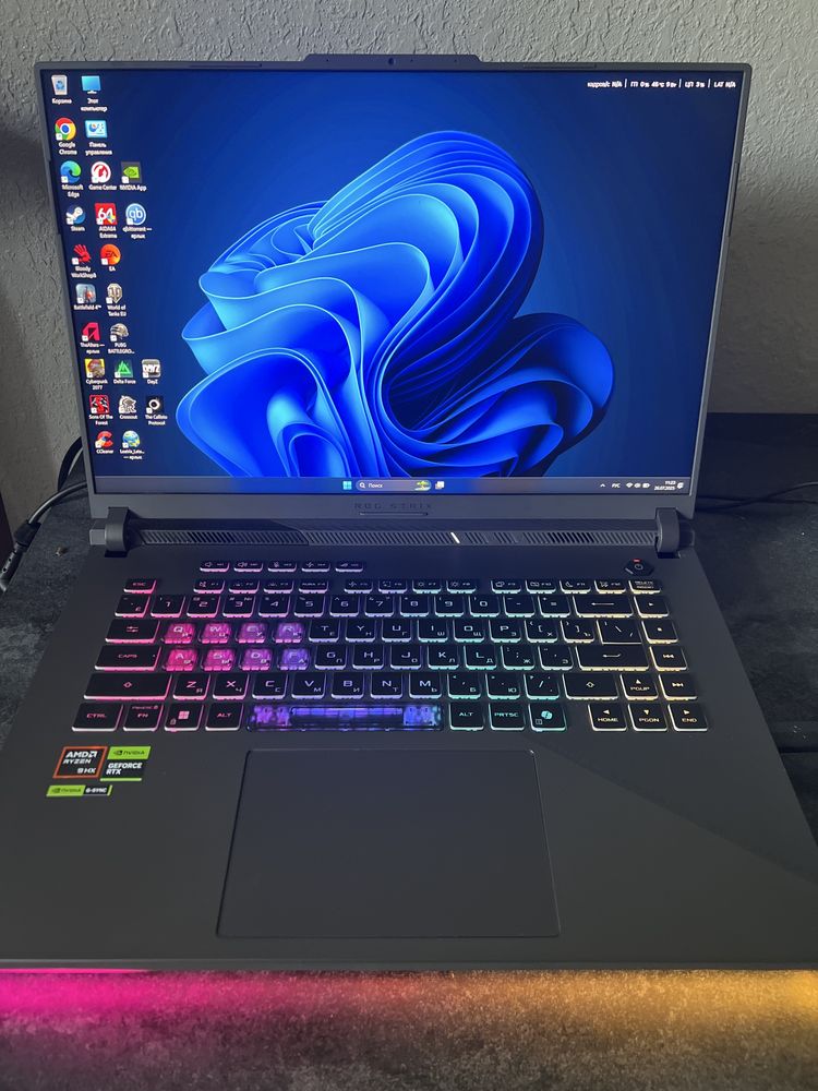 ASUS ROG STRIX G16 R9/8940HX / 32GB / 5070 / 1TB / WIN 11 / 2K