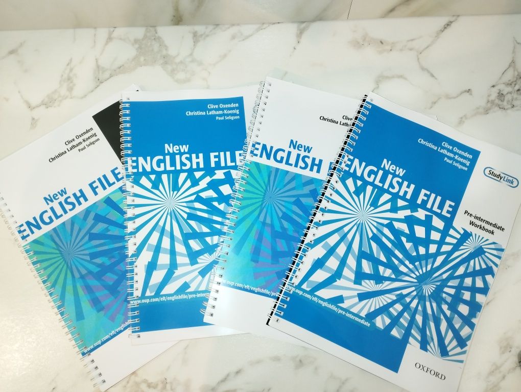 Английский книги. Headway. Speak out. English file. Fly high