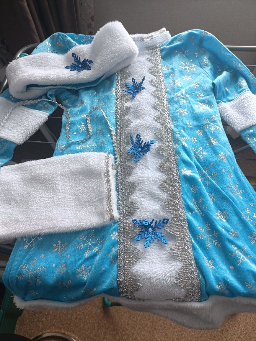 Продам костюм снегурочки