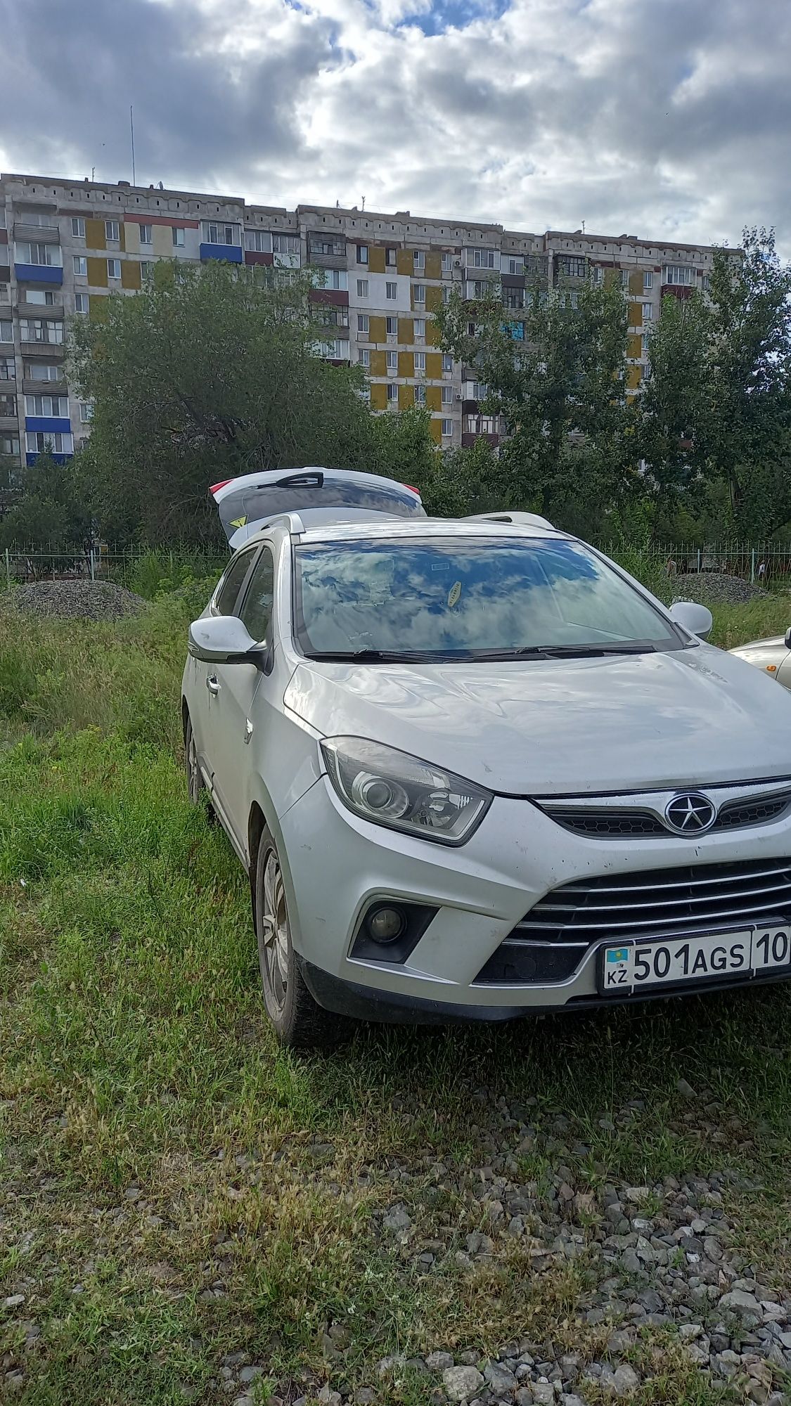 Продам JAC S5 в хорошем состоянии.