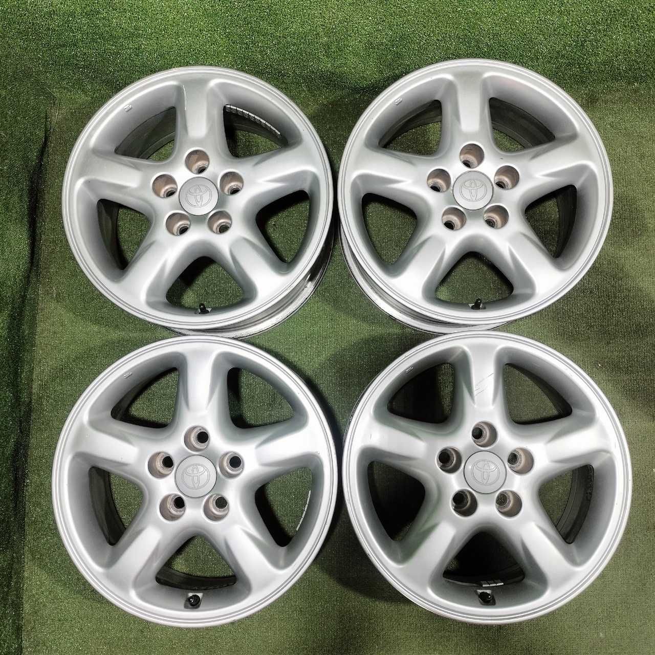 Продам Оригинальный Диски R16 7J PSD 5/114,3 ЦО 61 ET35 Toyota / Lexus