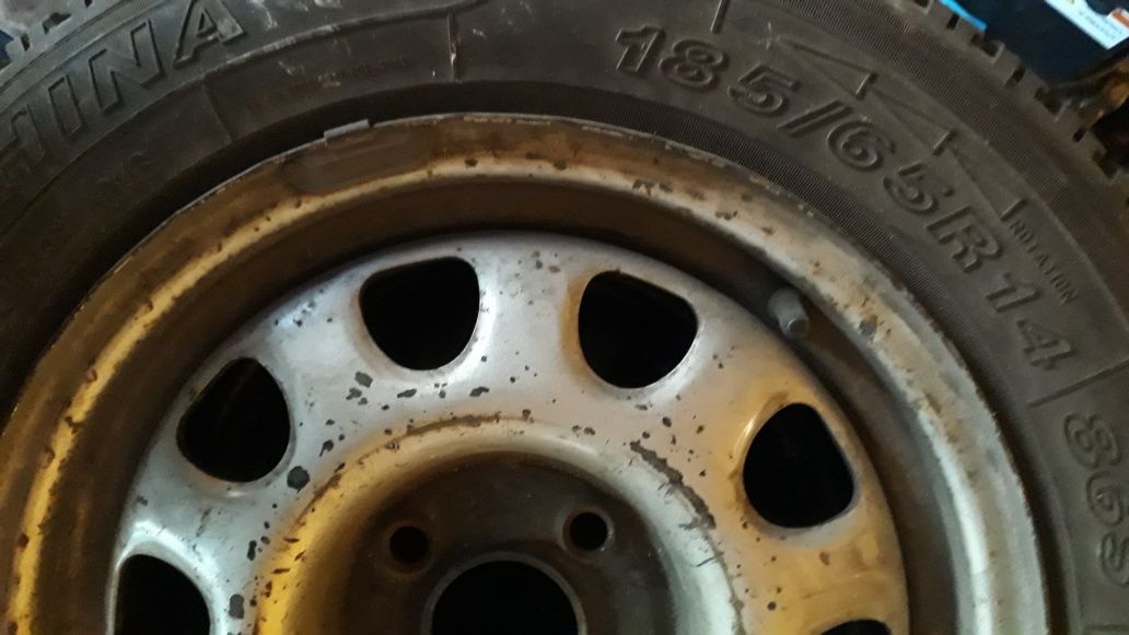 Продам шины. Авторезина на Фолксваген 03