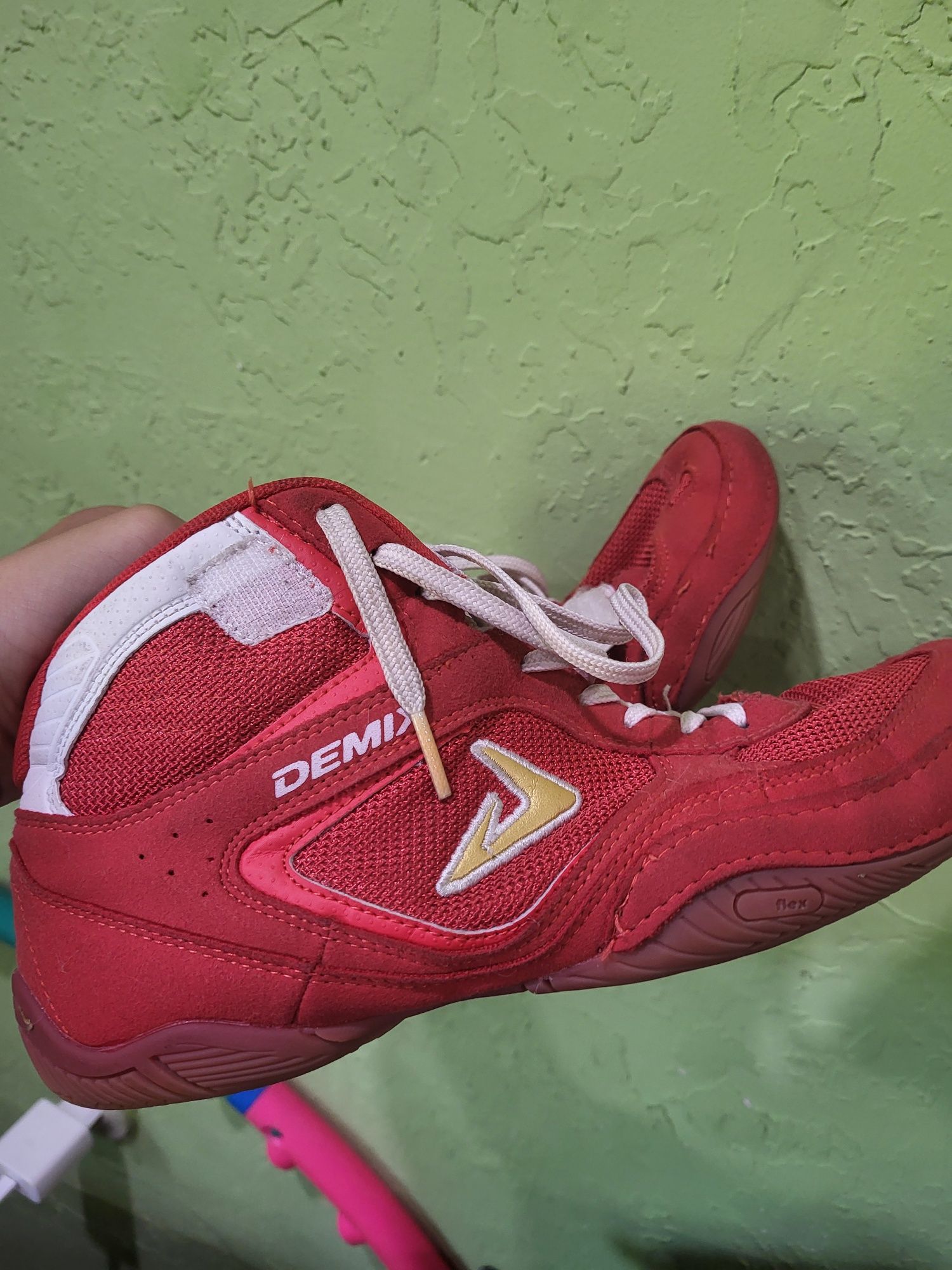 Продаю борцовки Demix.