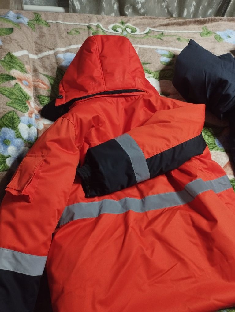 Продаю теплую спецодежду. Костюм