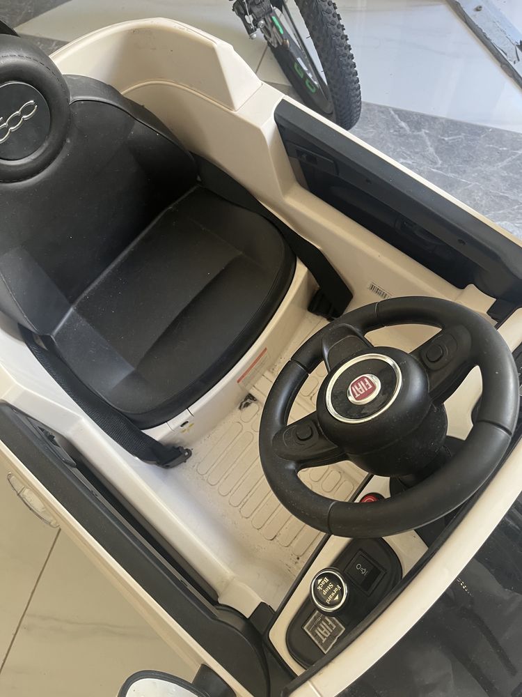 Продам машинку детскую электрическую , состояние новое