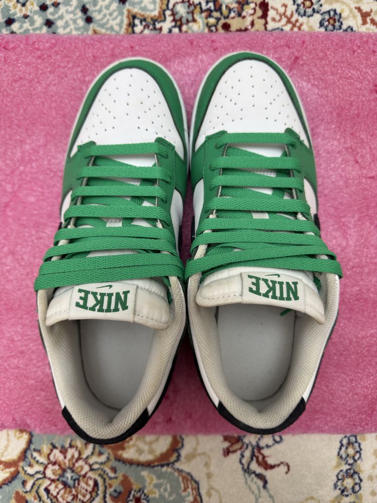 Nike Dunk оригинал, почти новые, 2-3 раза носил