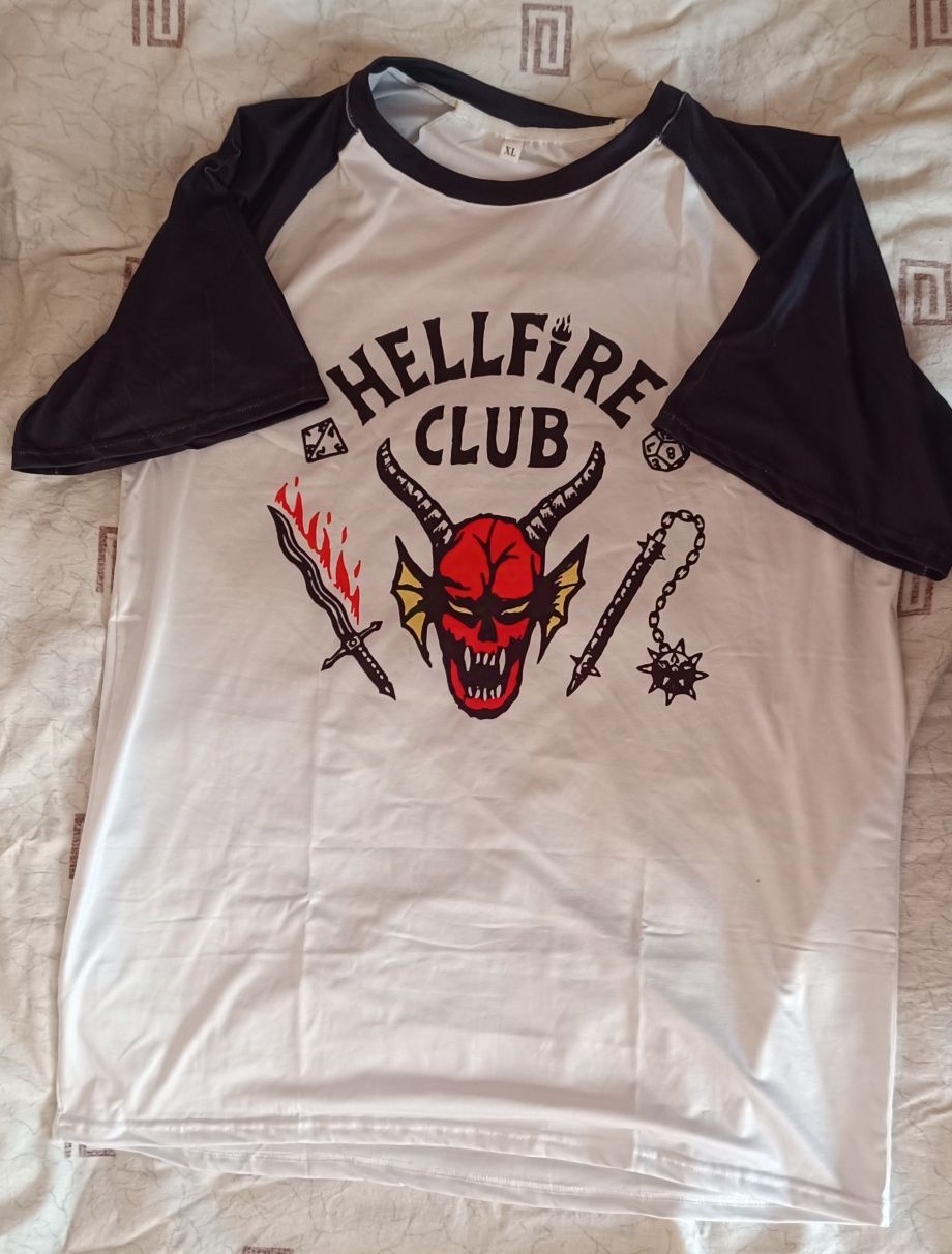 Футболка "Hellfire club" очень странные дела