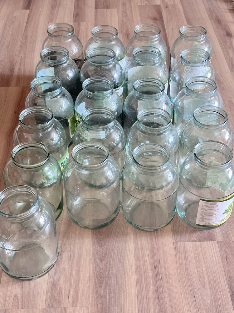 Продам 2-х литровые банки