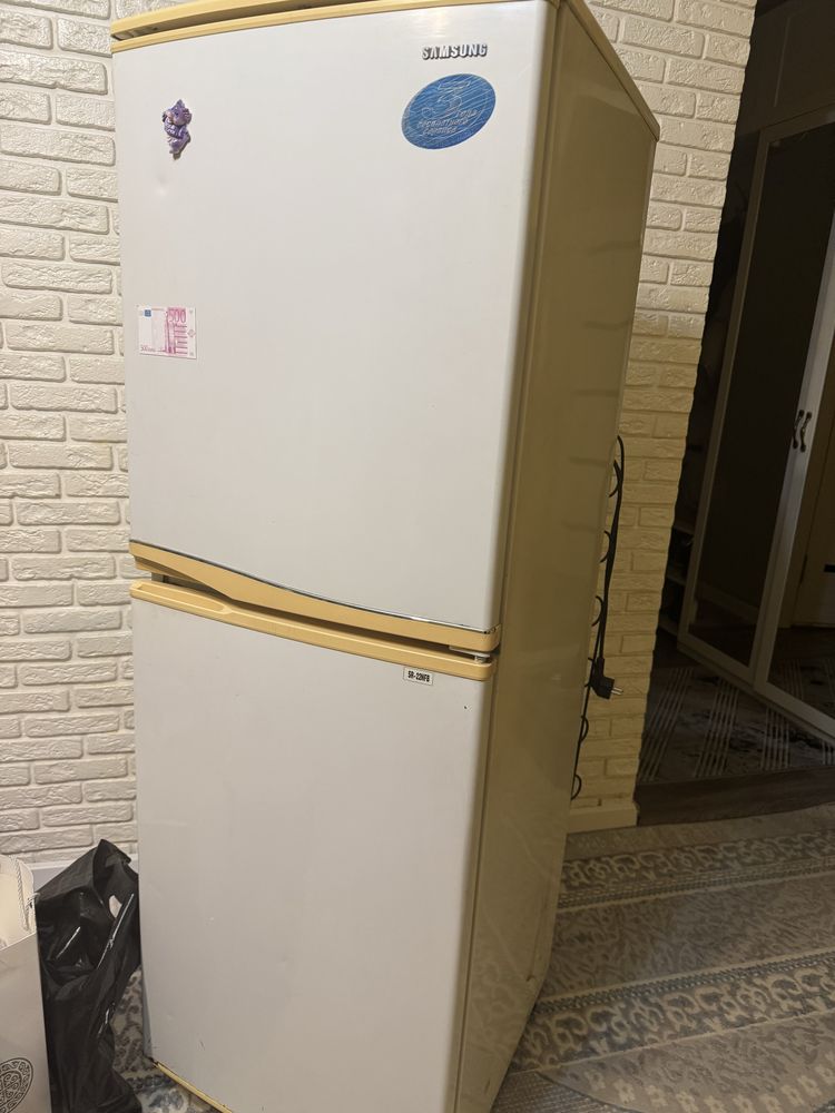 Продам холодильник б/у
