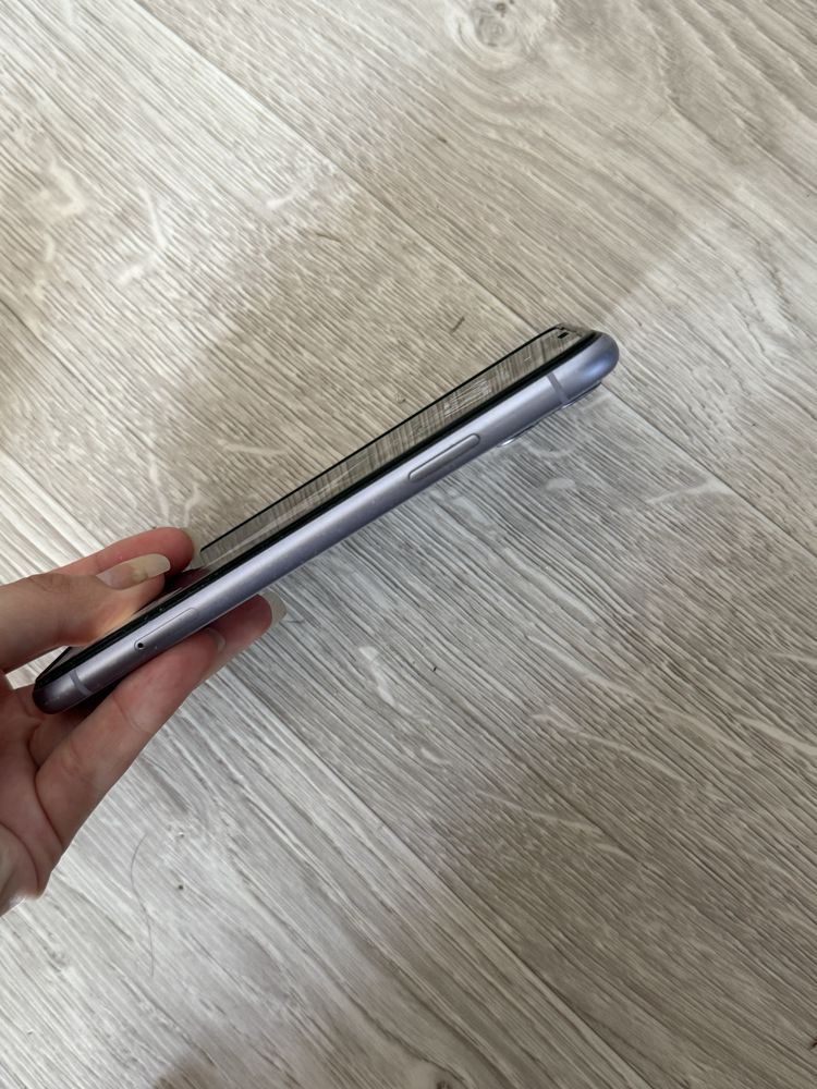 Iphone 11. 64гб. аккумулятор 75%