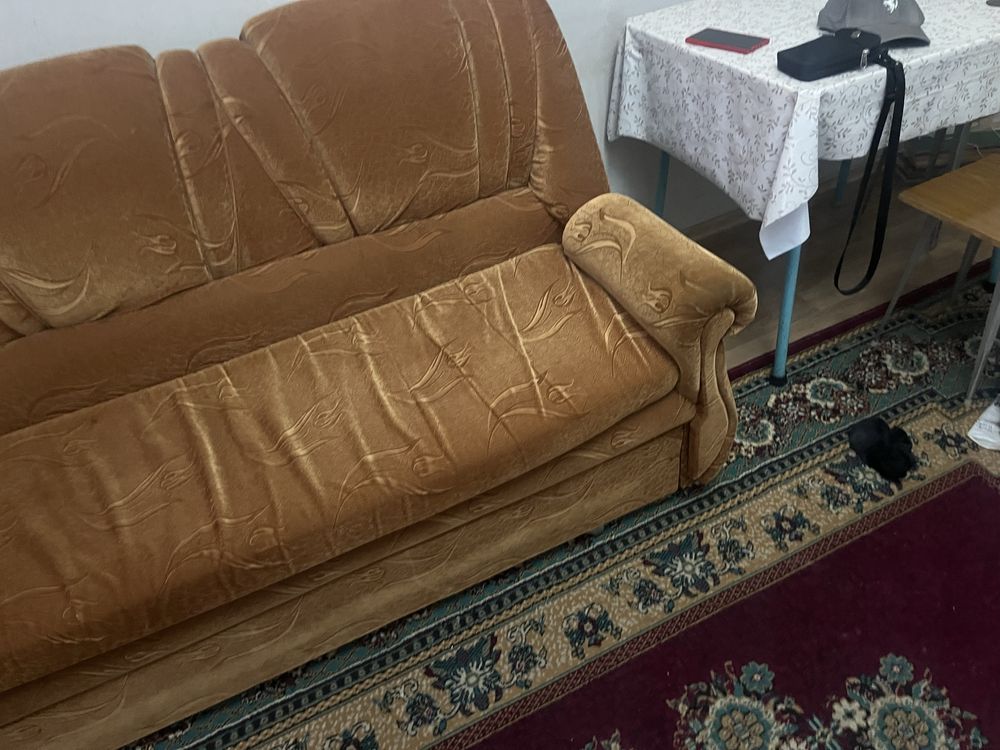 Подам диван хороши состояние