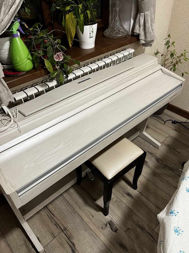 Продам синтезатор Kurzweil M1-WH