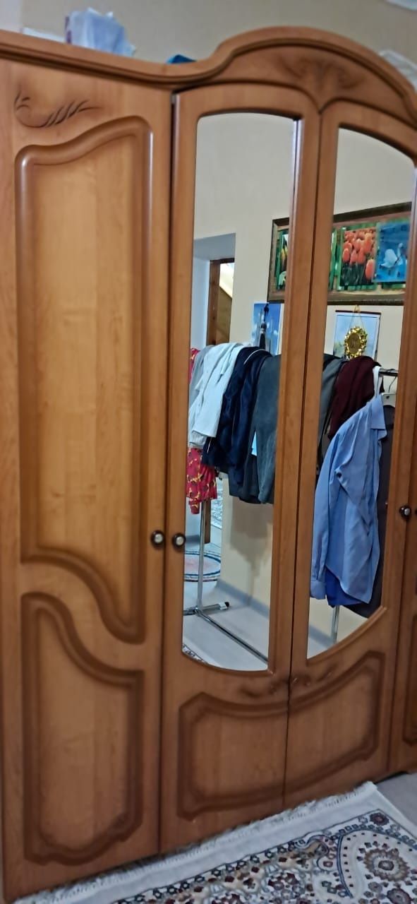 Продам горку, шкаф, комод