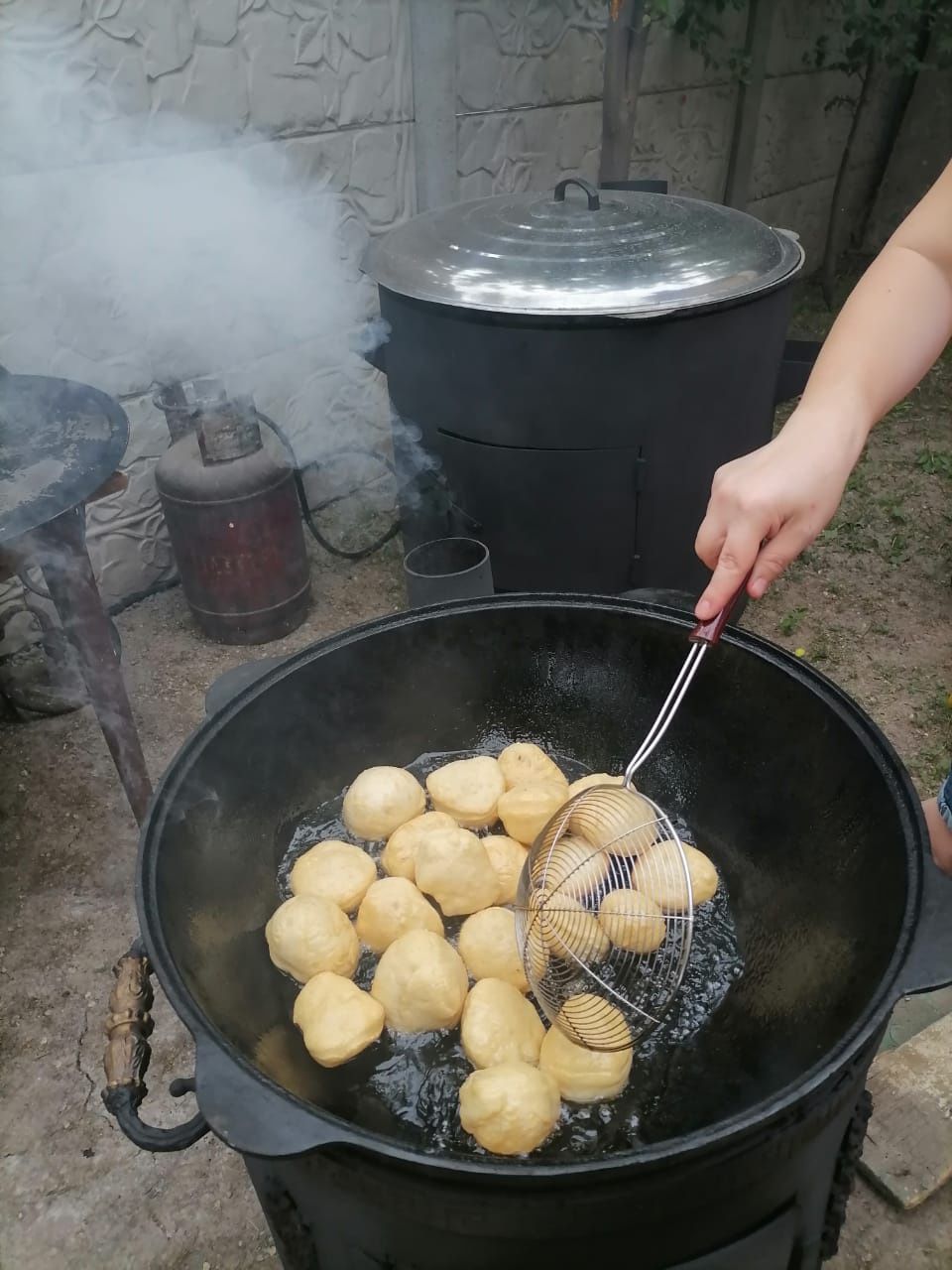 Аренда шатер, столы, стулья, посуда, казан, ошак, титан
