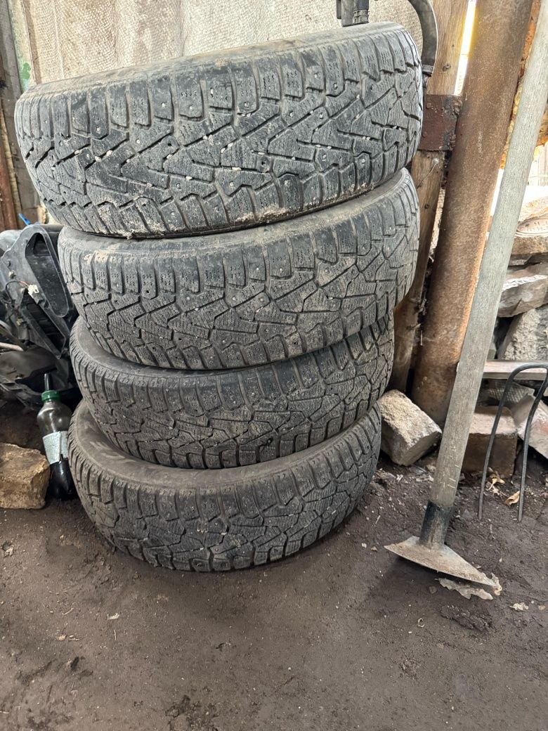 Продам резину r15