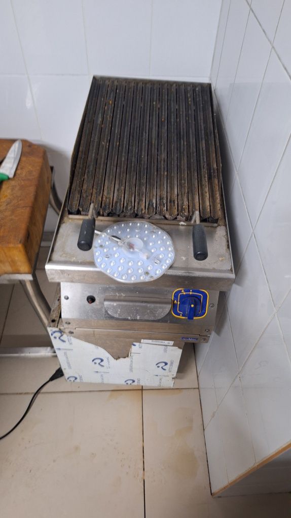 Продам газовы мангал для шашлыка и стейка.