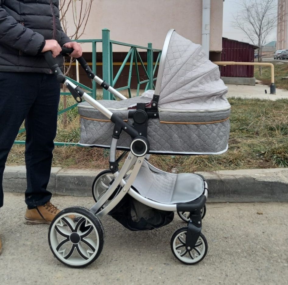 Коляска-трансформер детская, серая