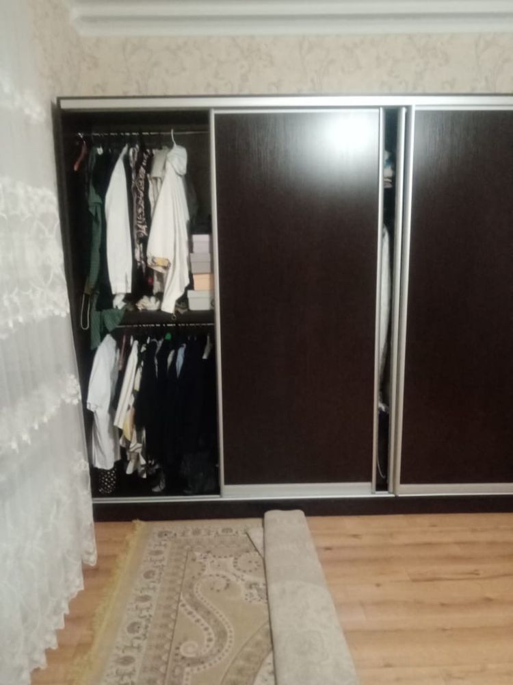 Продаем шкаф купе в хорошем состоянии!!! Очень большой, вместительный!