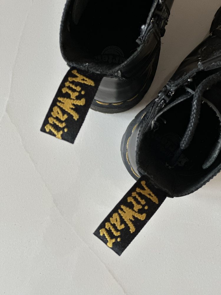 Dr. Martens JADON