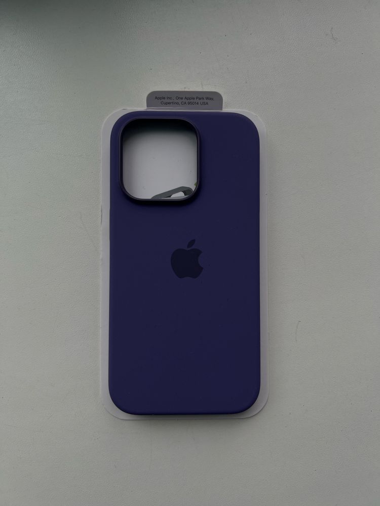 Силиконовый чехол на iphone 14 pro