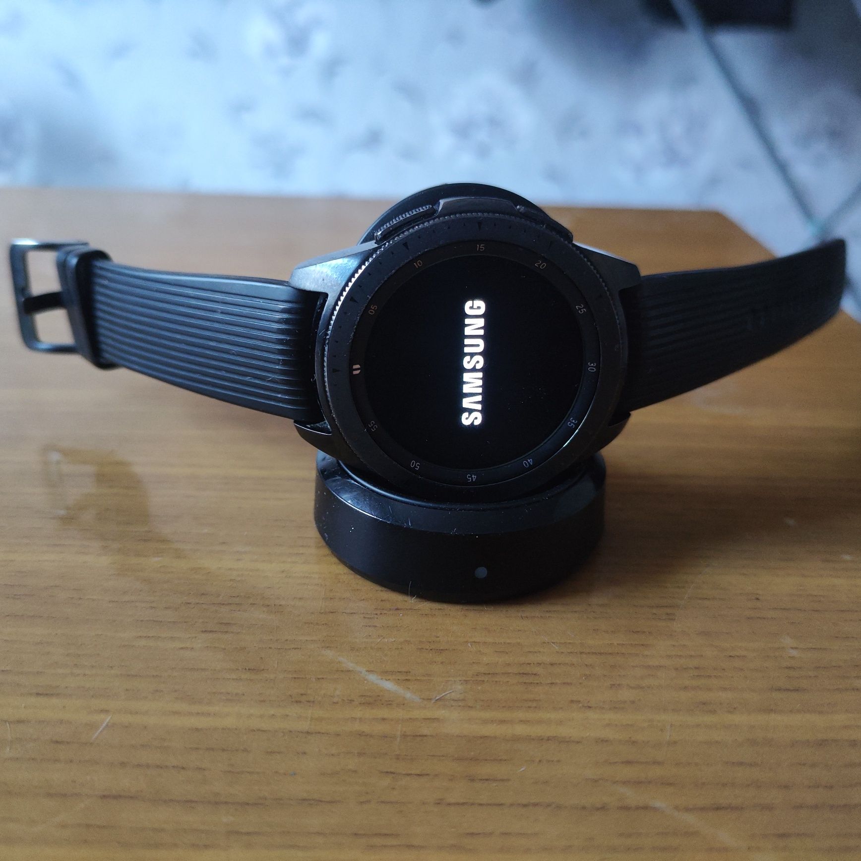 Смарт-часы Samsung Galaxy Watch SM-R810 42 мм черный