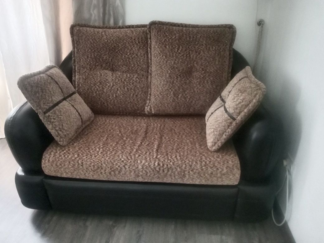 Продам диван и кресло
