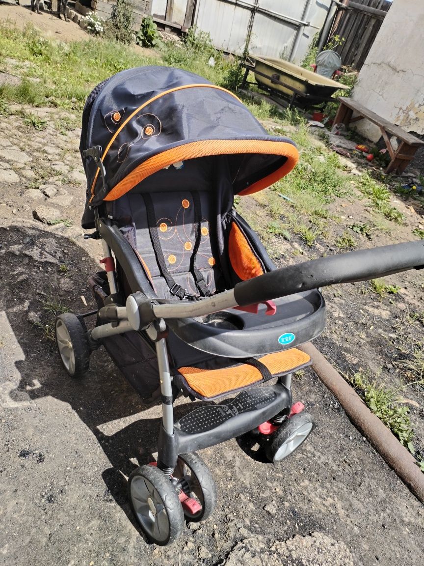Продам коляску 15000т