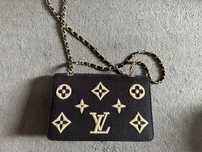 Женская сумка LV осталось 2 штуки