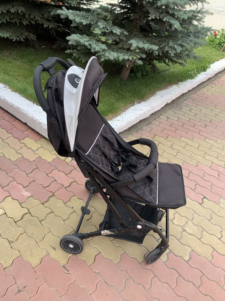 Детская прогулочная коляска