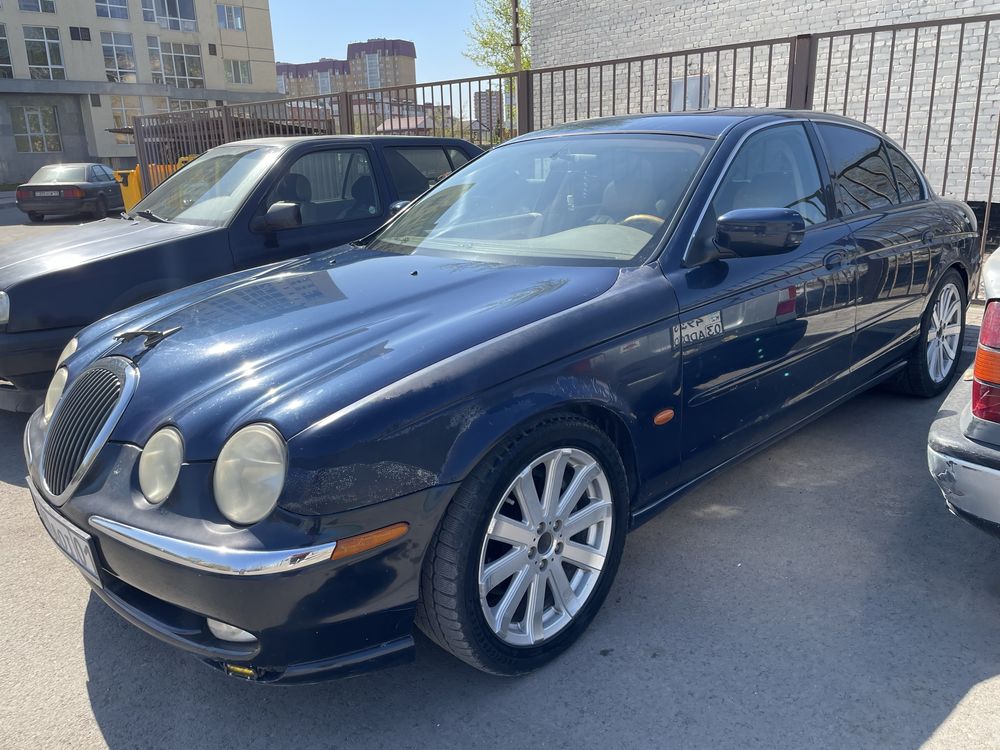 Продам автомобиль Jaguar