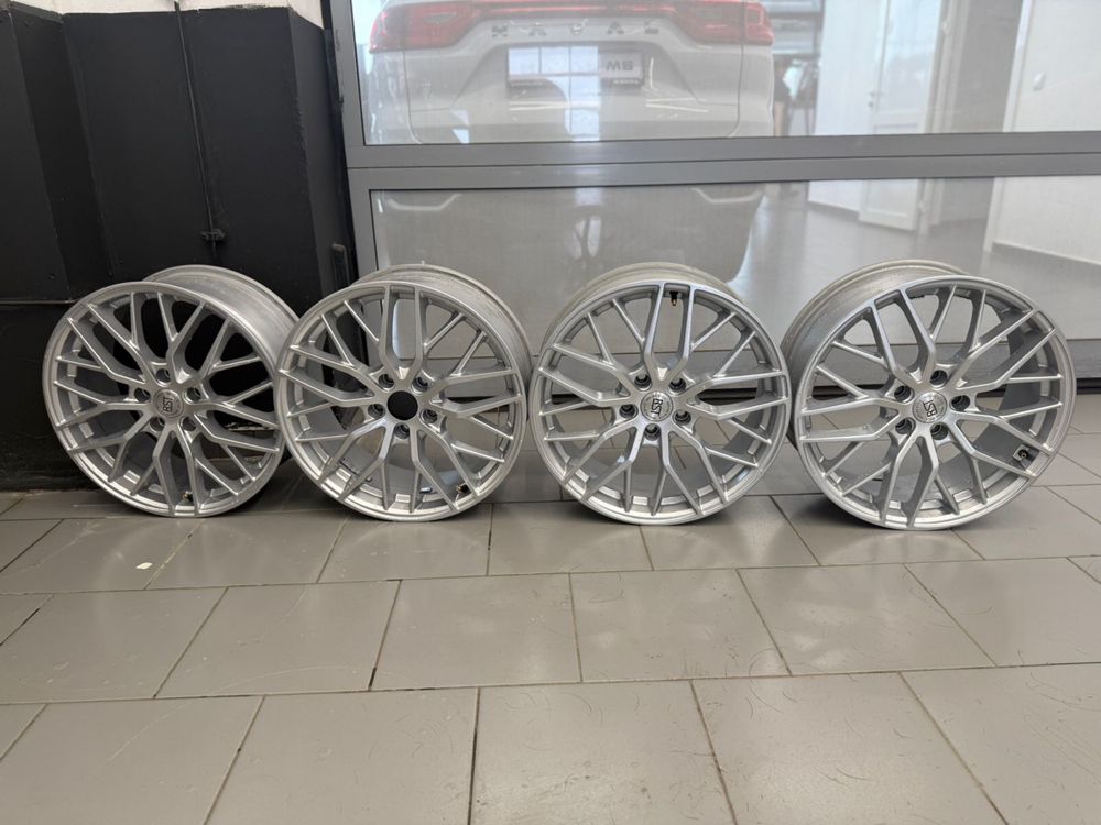 Продам Диски R18 титан