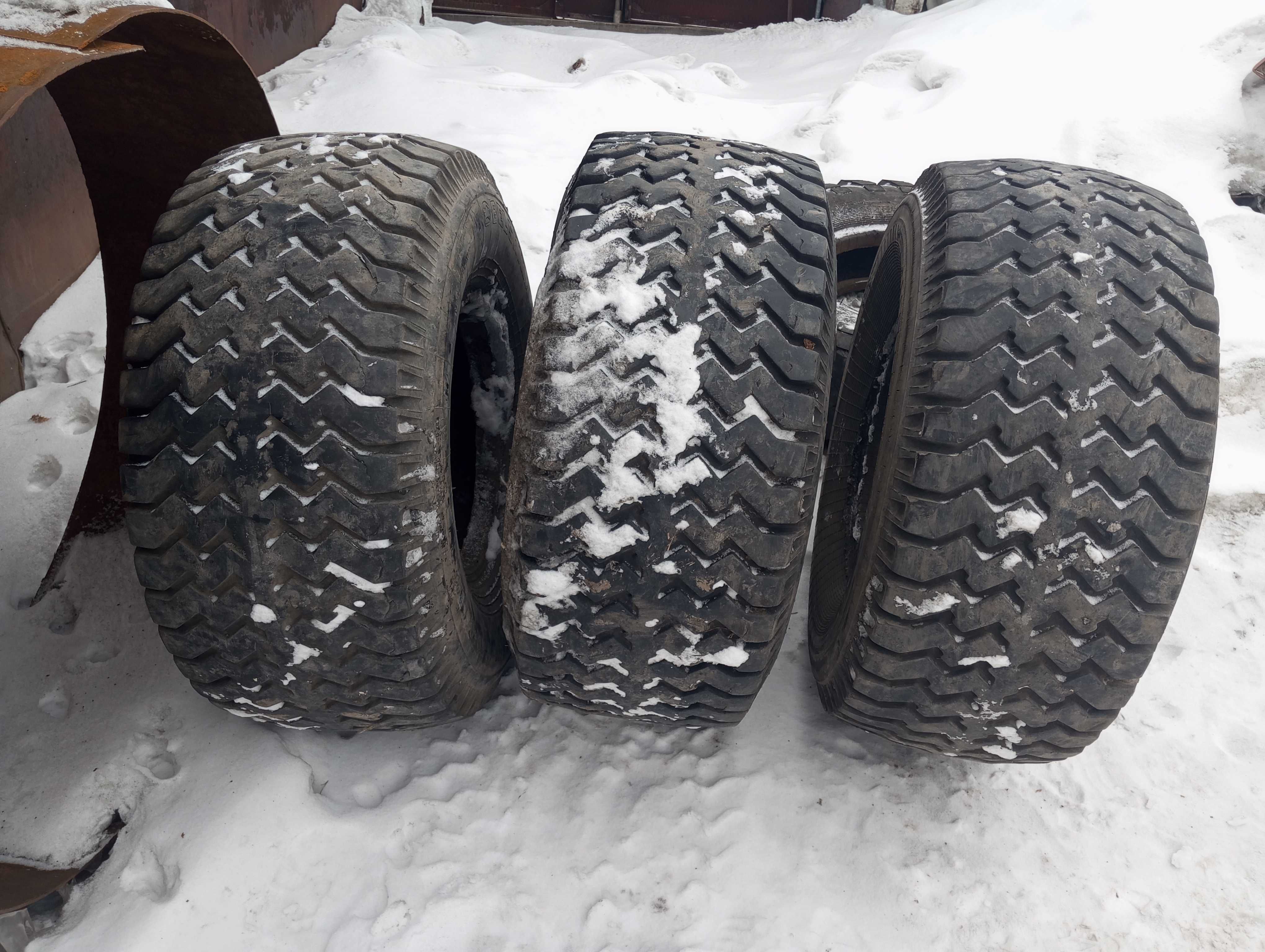 Продам резину ПТС -9
