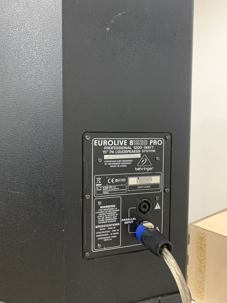 Калонка Behringer