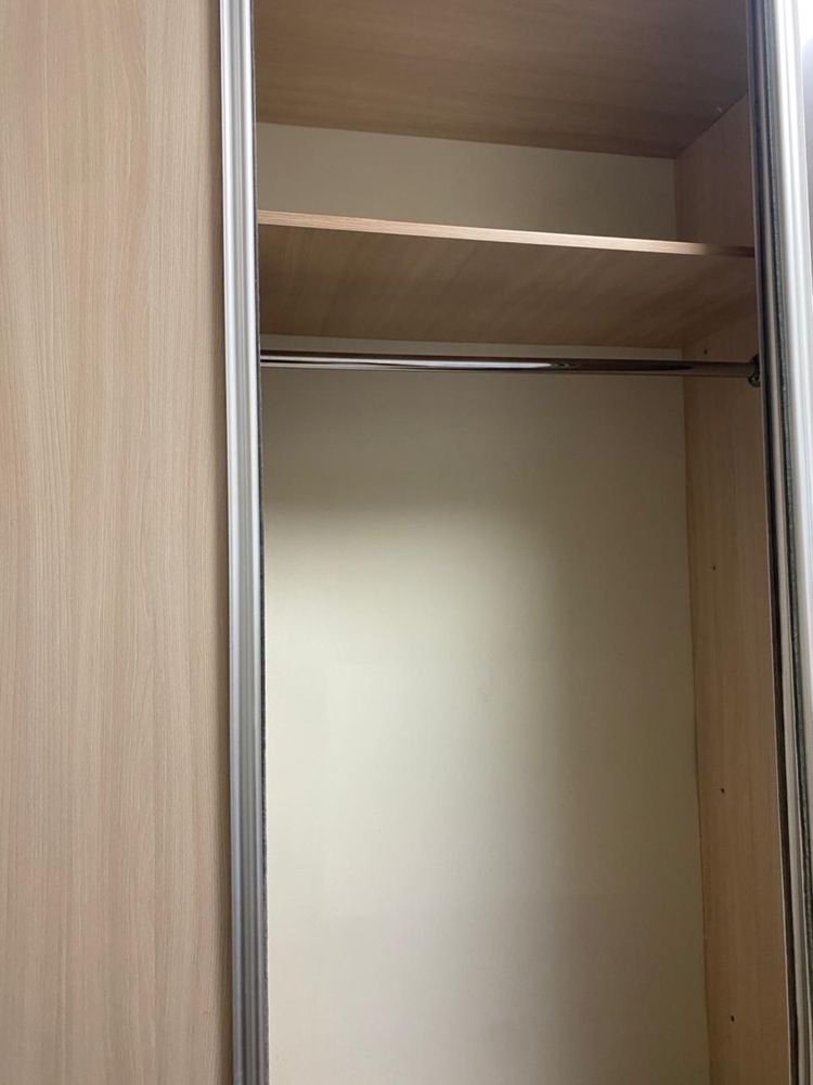 Срочно продаю шкаф в отличном состоянии