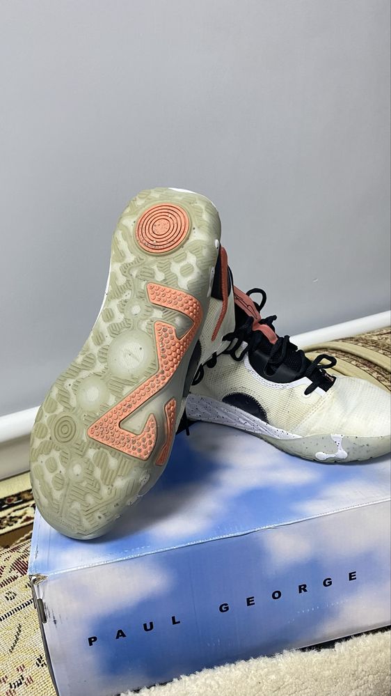 Nike PG6 43размер U.S 9.5 для волейбол,баскетбол