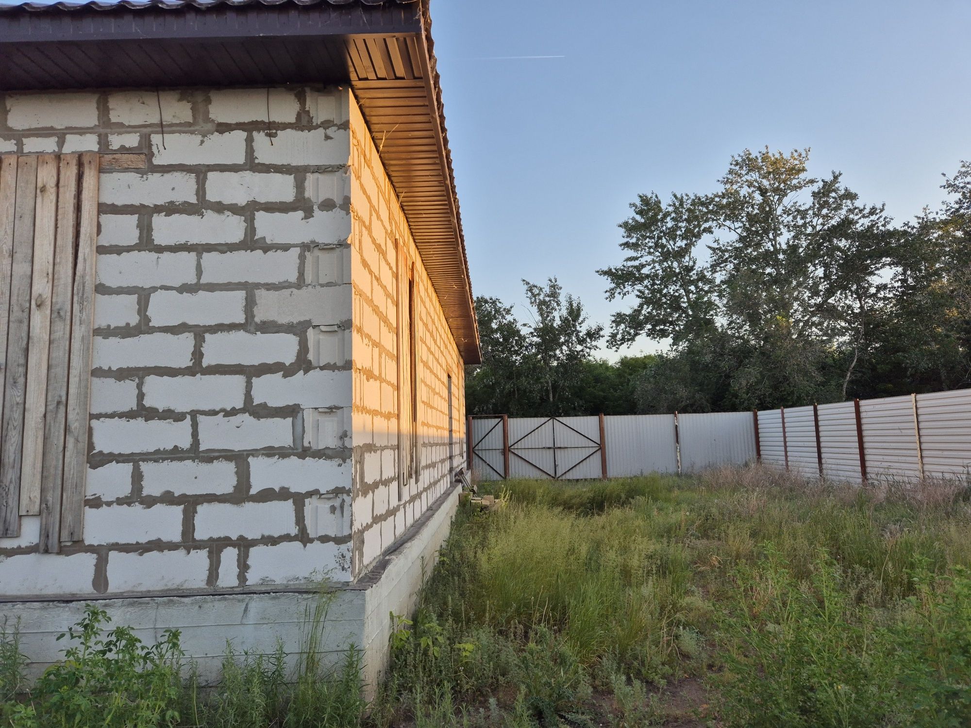 Продам недостроенный дом.
